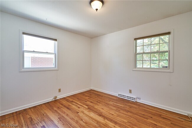 Building Photo - 1056 Endicott Dr