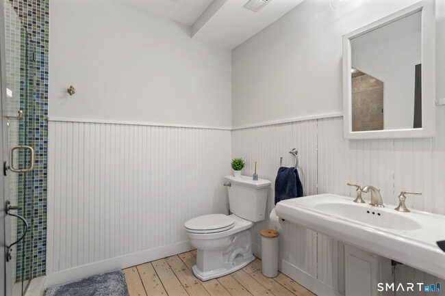 Building Photo - 3 Riverview Rd