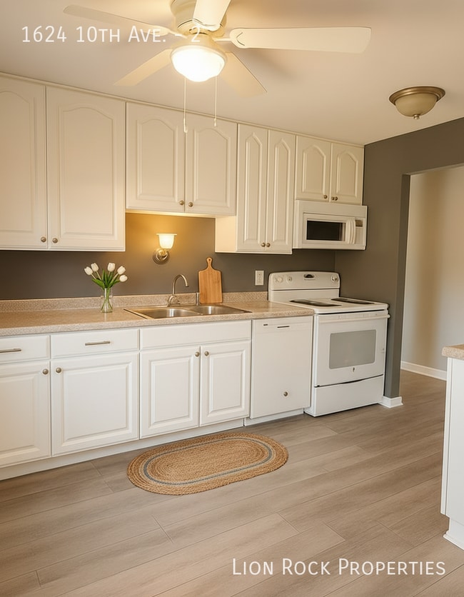 Building Photo - 1624 10th Ave