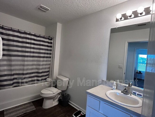 Building Photo - 12571 Russian Olive Rd