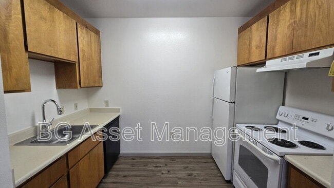 Building Photo - 130 Marina Way