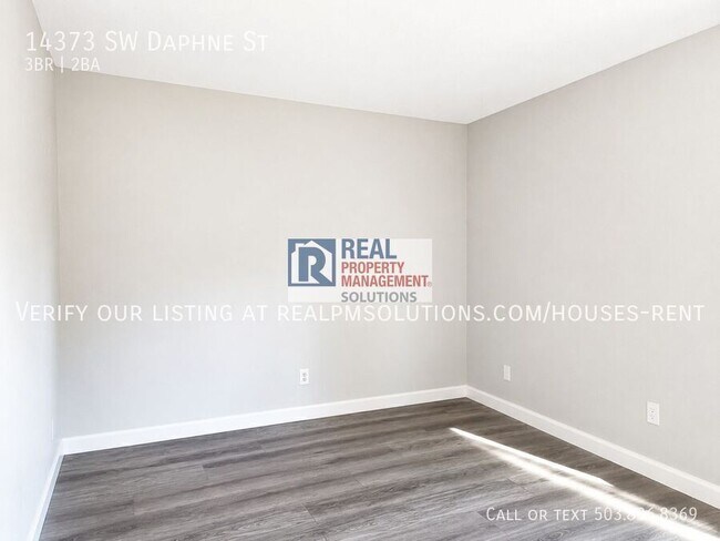 Building Photo - 14373 SW Daphne St