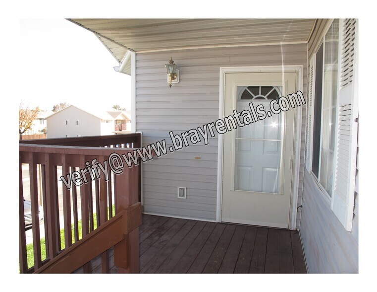 Building Photo - 1143 E Carolina Ave