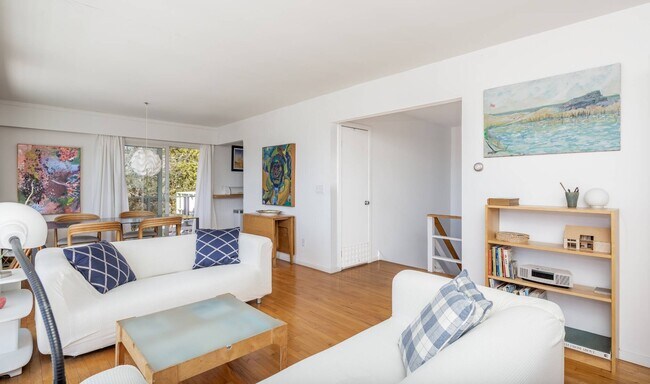 Building Photo - 20 Bay Inlet Rd