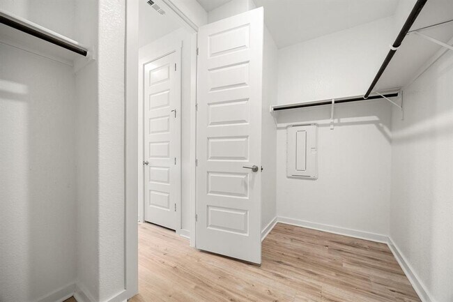 Building Photo - 904 Balsora Cv