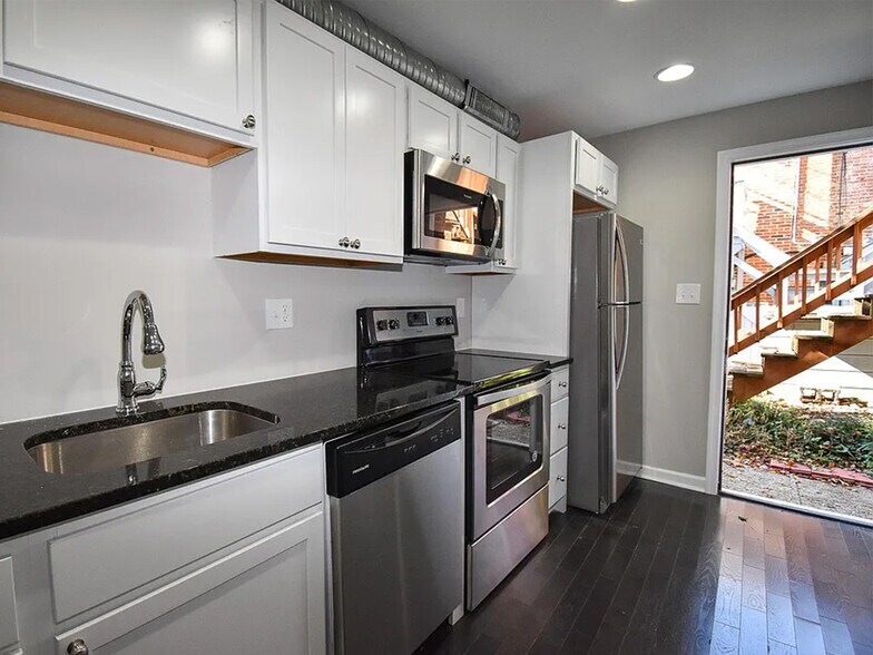 Building Photo - 1036 Patapsco St