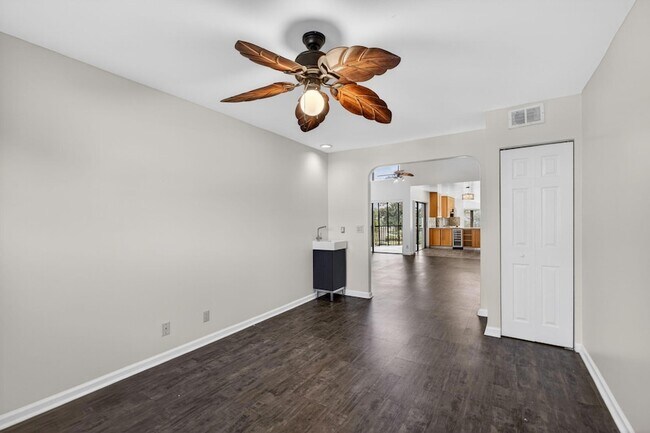 Building Photo - 17137 Waterbend Dr