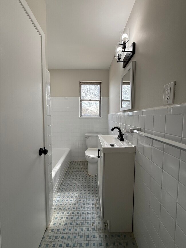 Building Photo - 36 Collins Ln