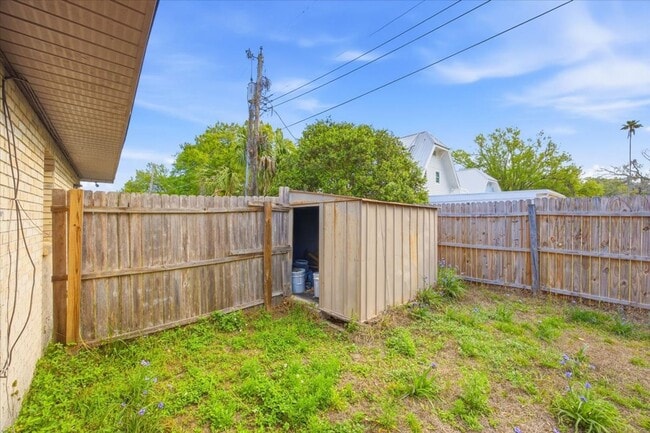 Building Photo - 2218 Brandy Pl