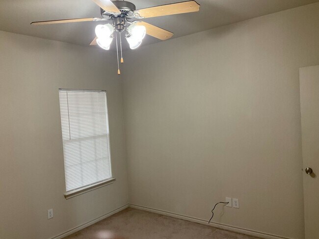 Building Photo - 800-804 Quarter Horse Trail