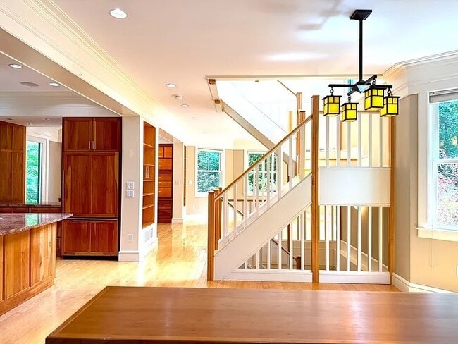 Building Photo - 9 Sunny Knoll Terrace