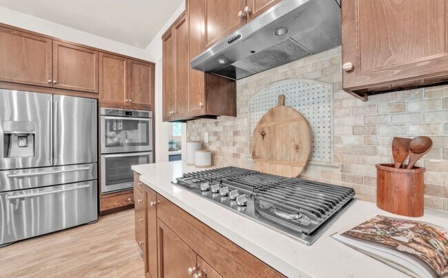 Building Photo - 612 Idlewood Pl