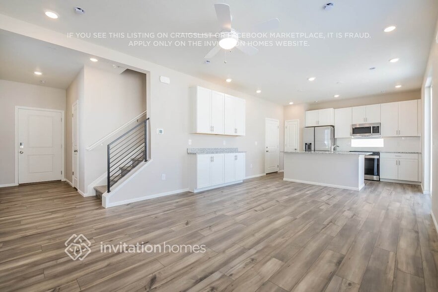 Building Photo - 3374 Pearwood Dr