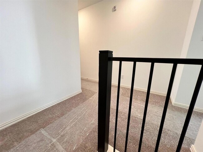 Building Photo - 1248 Junction Dr