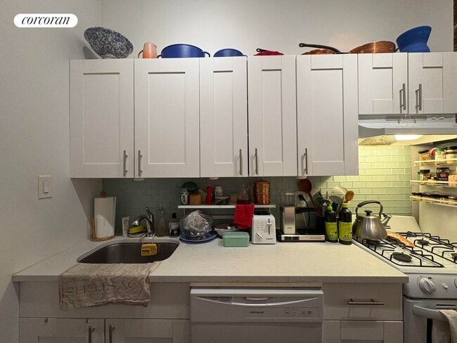 Building Photo - 31 Park Pl