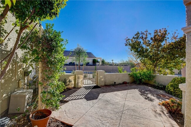 Building Photo - 2682 Grand Forks Rd