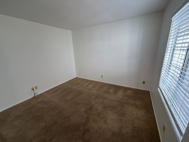 Building Photo - Spacious 3-Bedroom Stevenson Ranch Home with Downstairs Suite!