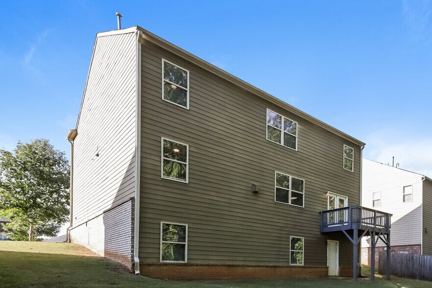 Building Photo - 207 Shaker Hollow Dr
