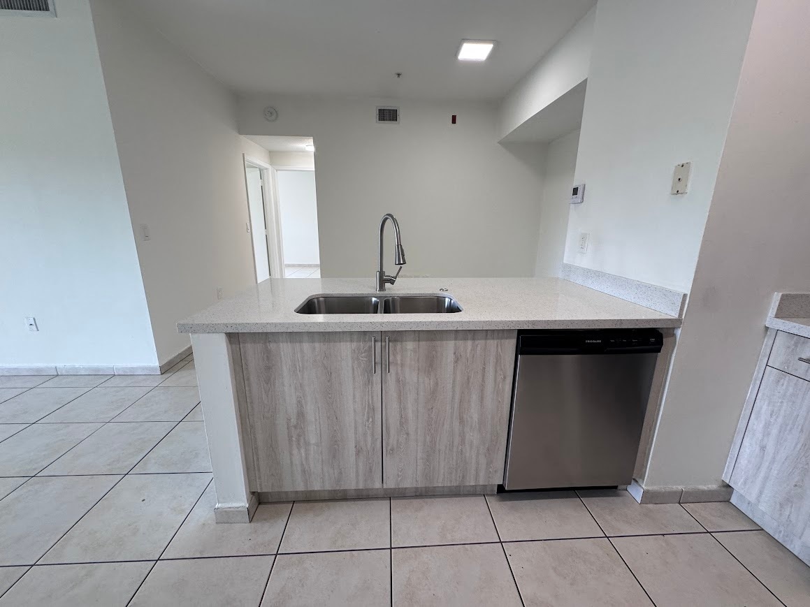 Building Photo - 7350 NW 114th Ave