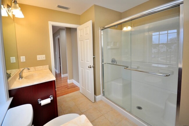 Building Photo - 47 Chaponis Way