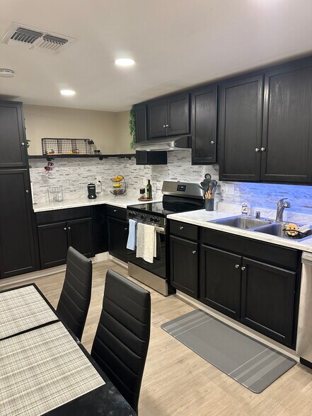 Building Photo - 1983 E Don Carlos Ave