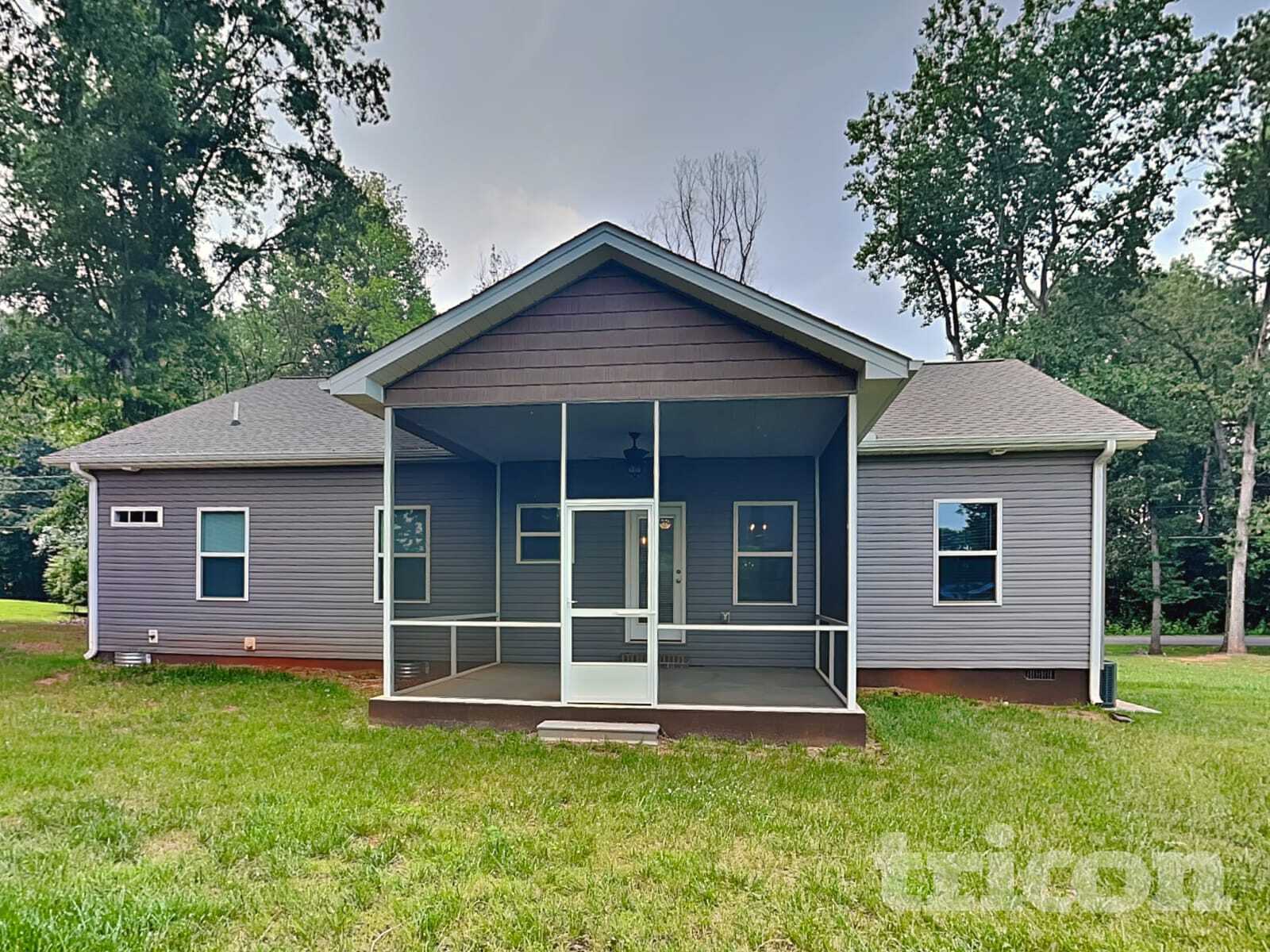 Building Photo - 210 Wildwood Loop