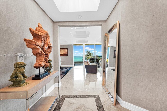 Building Photo - 16051 Collins Ave