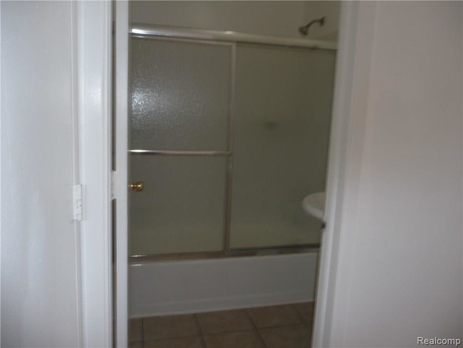 Building Photo - 5711 Fox Hill Dr