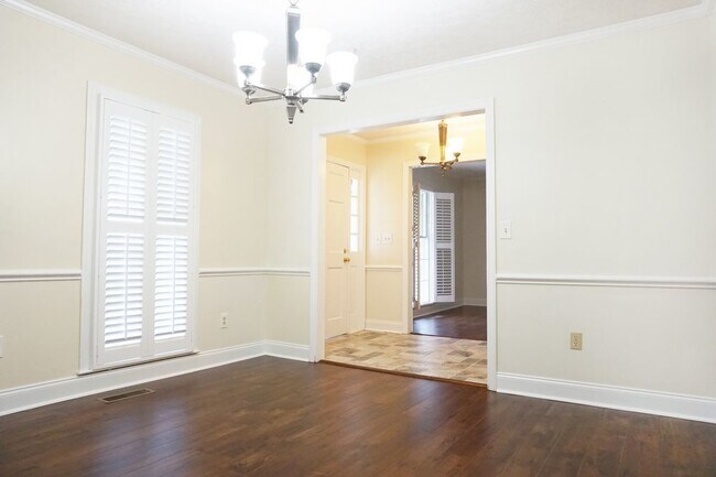 Building Photo - 318 Foxhall Ct