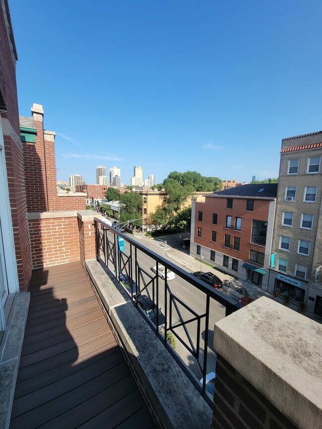 Building Photo - 840 W Diversey Pkwy