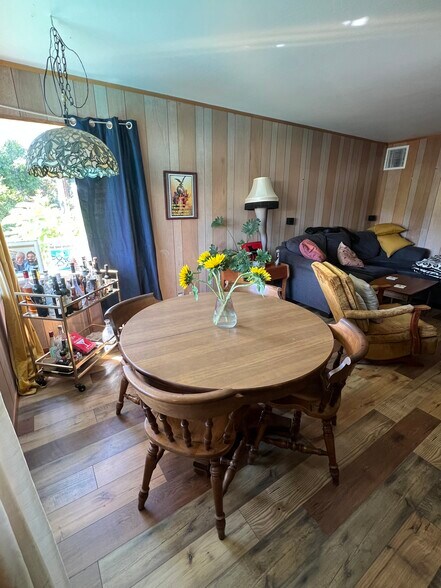 Building Photo - 4230 Garden Rd