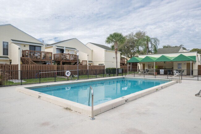 Building Photo - 641 Executive Center Dr