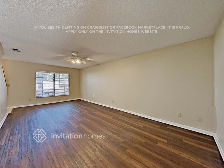 Building Photo - 12415 Kiwi Ave