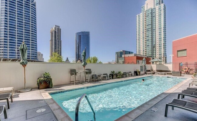 Building Photo - 1240 India St