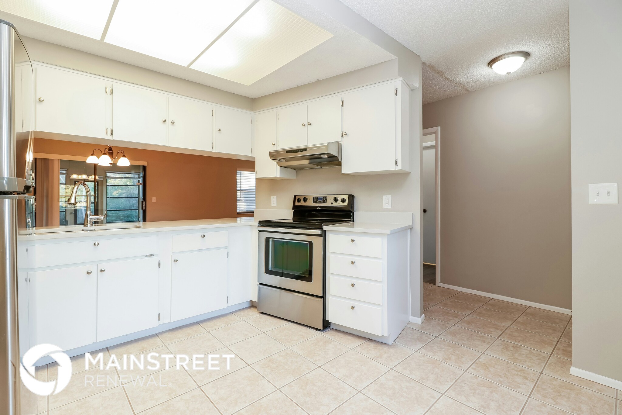 Building Photo - 16103 Villa Dr