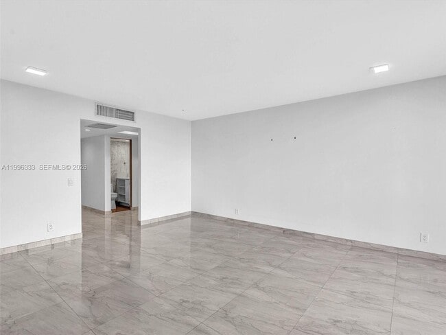 Building Photo - 20301 W Country Club Dr