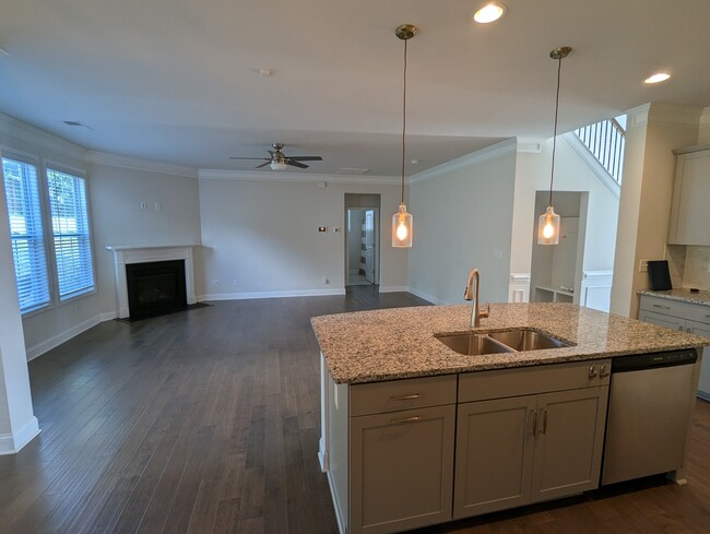 Building Photo - 205 Granito Dr