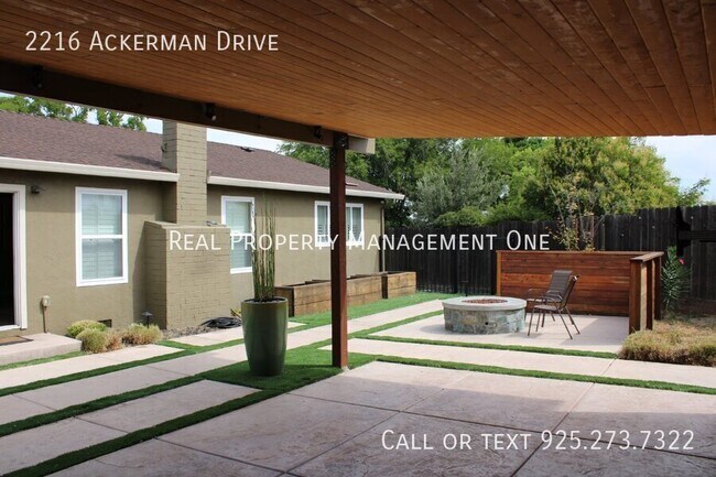 Building Photo - 2216 Ackerman Dr