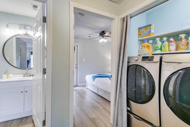 Building Photo - 5499 Medina Rd