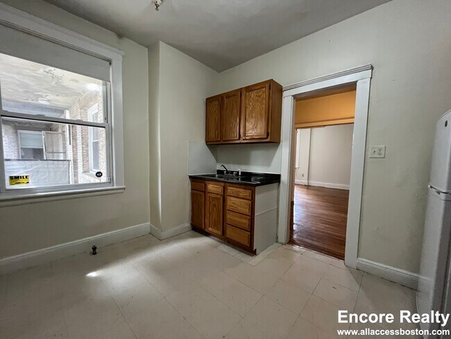 Building Photo - 1630 Commonwealth Ave