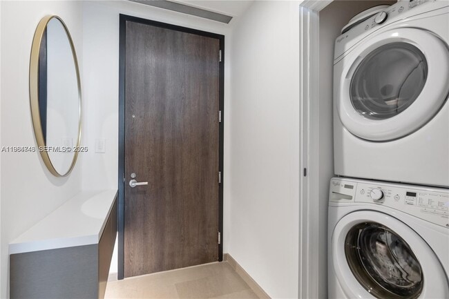 Building Photo - 88 SW 7th St