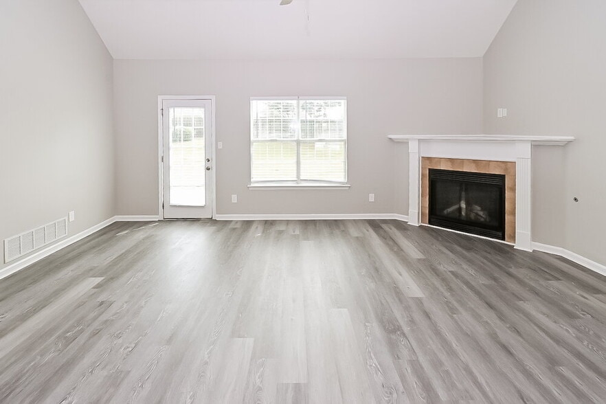 Building Photo - 5894 Keebler Dr
