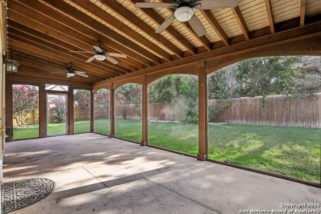 Building Photo - Stunning 4 Bedroom 2.5 Bath home in The Ridge at Lookout Canyon ~ Move in Ready!