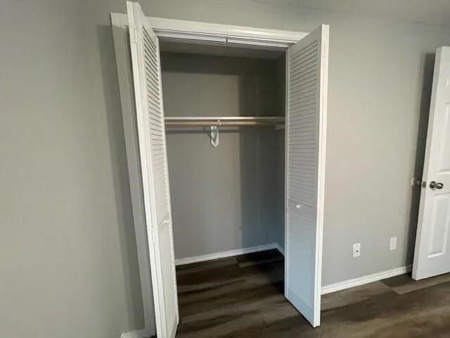 Building Photo - 1300 N Live Oak St