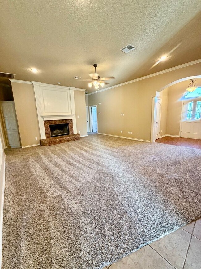 Building Photo - Beautiful home in Day Estates