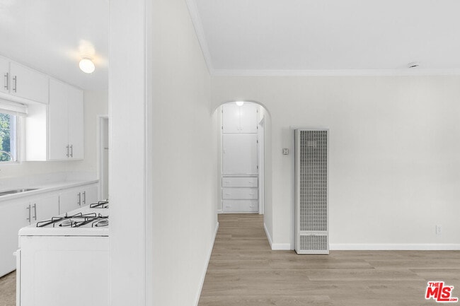 Building Photo - 1042 Sonora Ave