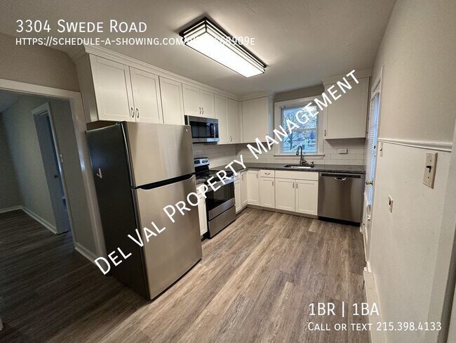 Building Photo - Newly Renovated 1-Bedroom Rear Apartment F...
