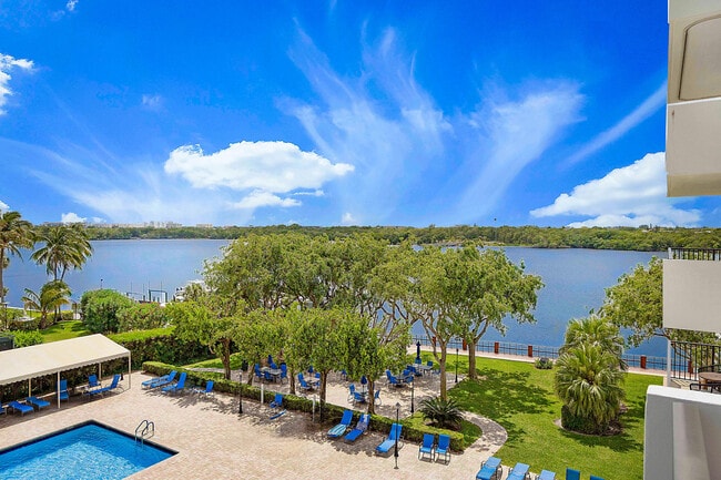 Building Photo - 2121 N Ocean Blvd