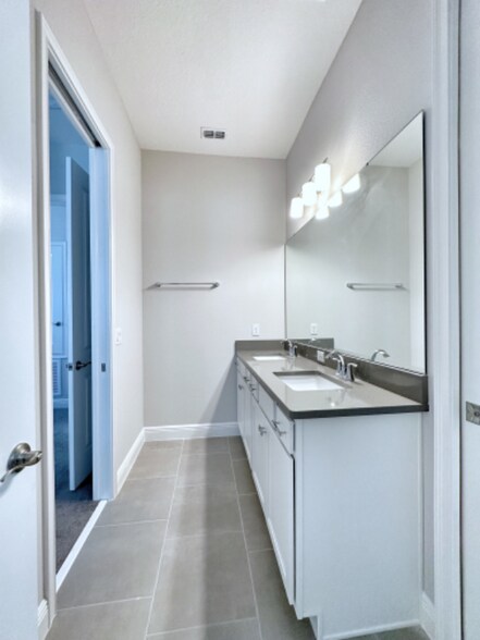 Building Photo - 14770 Sancar Alley
