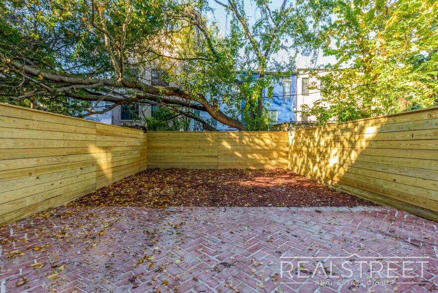Building Photo - Brand new 2 bed with Private Backyard!